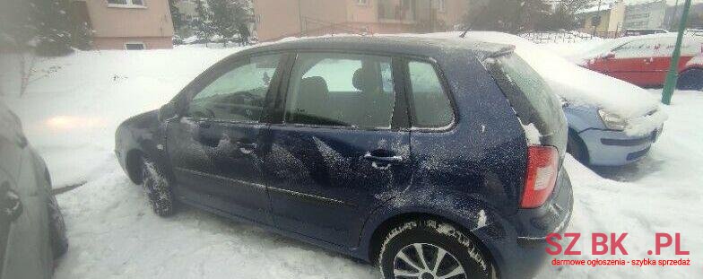 2002' Volkswagen Polo photo #1