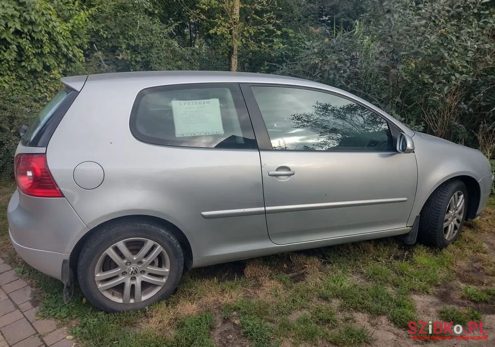 2007' Volkswagen Golf photo #2