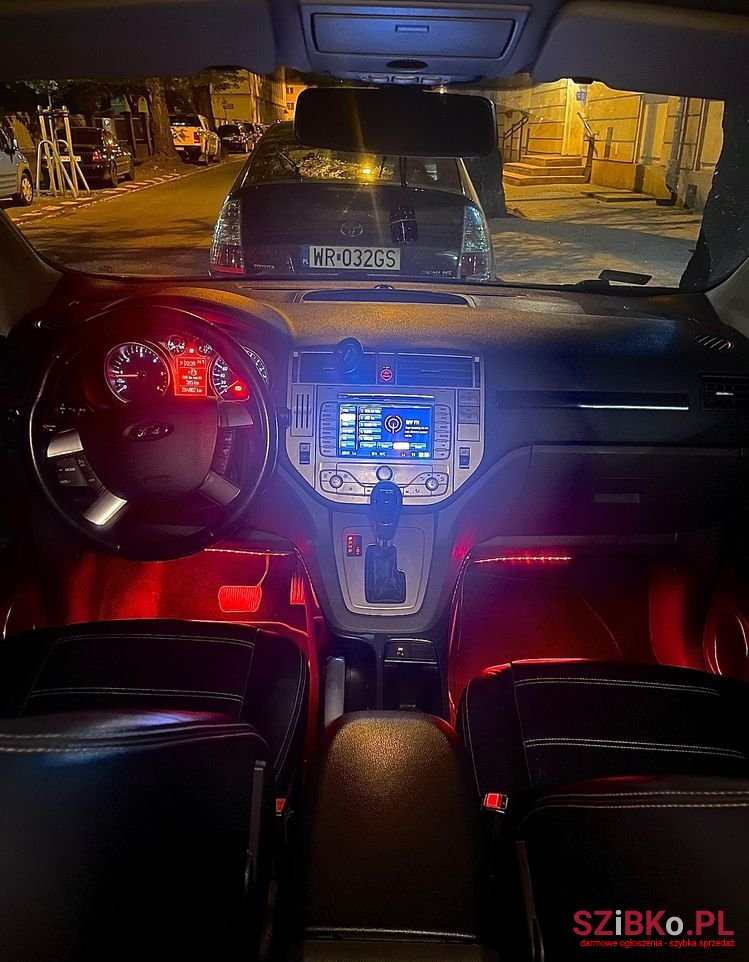 2011' Ford Kuga photo #5