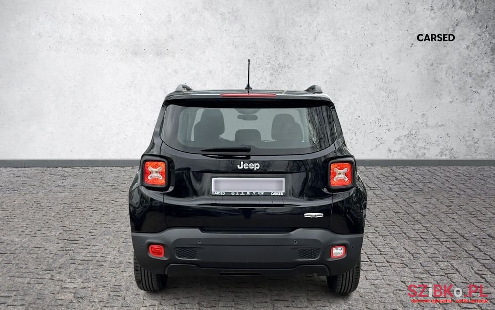 2017' Jeep Renegade photo #4