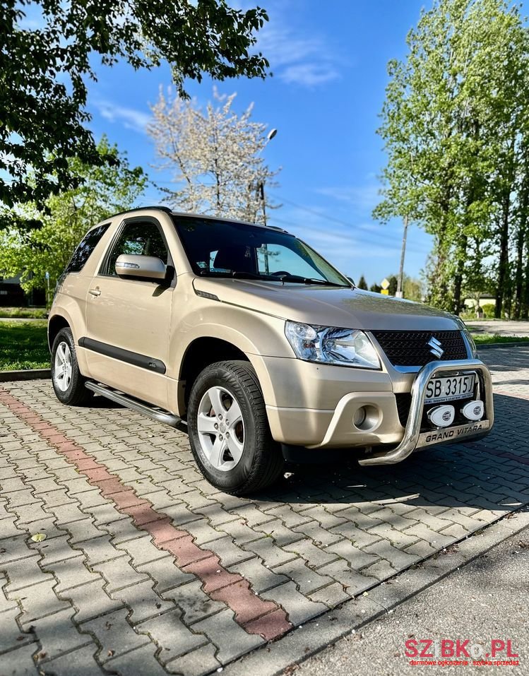 2011' Suzuki Grand Vitara photo #1