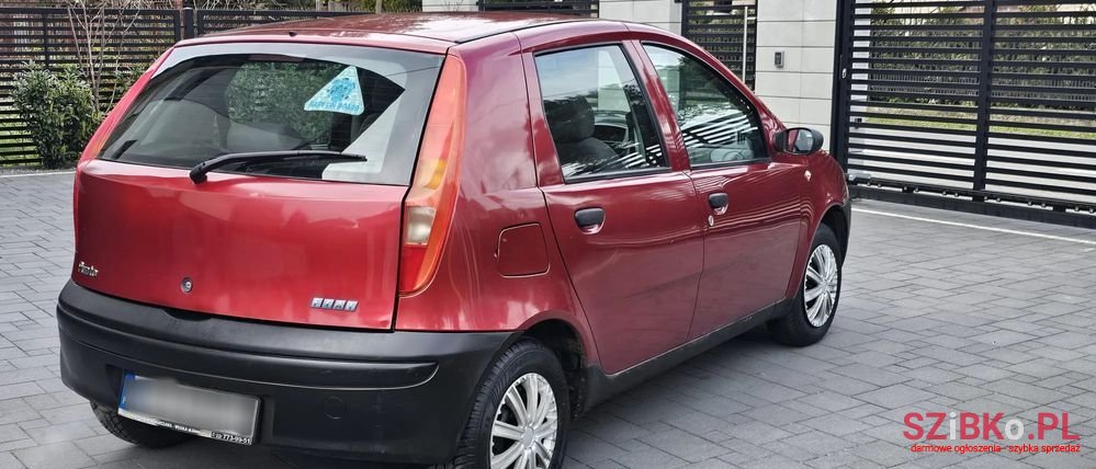 2002' Fiat Punto 1.2 8V photo #2