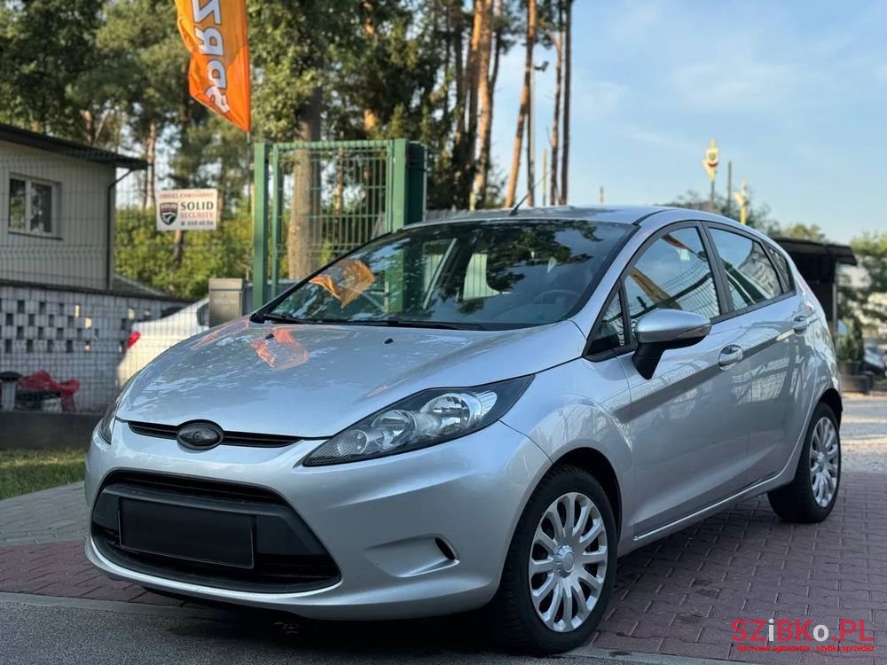 2010' Ford Fiesta 1.25 Celebration photo #2