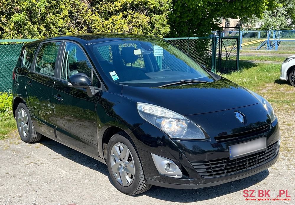 2012' Renault Grand Scenic photo #1