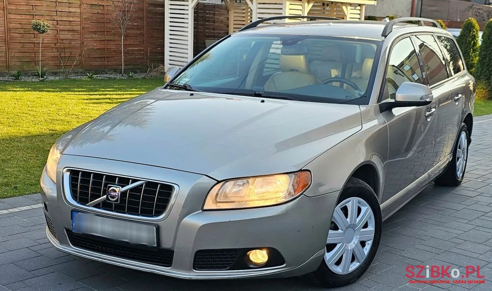 2008' Volvo V70 2.0D Momentum photo #1