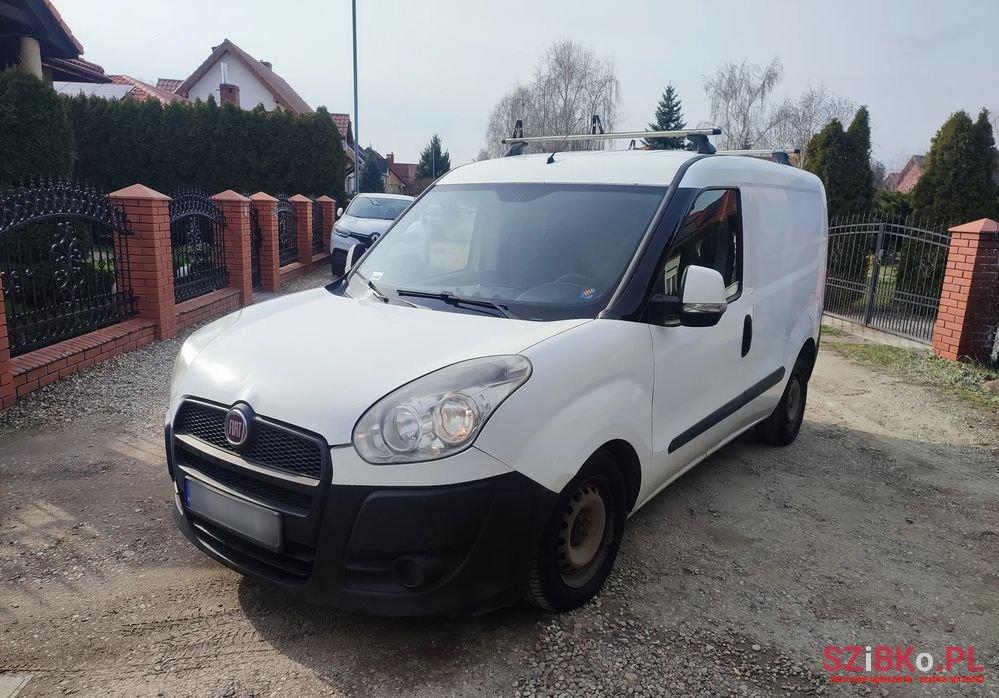 2012' Fiat Doblo photo #2