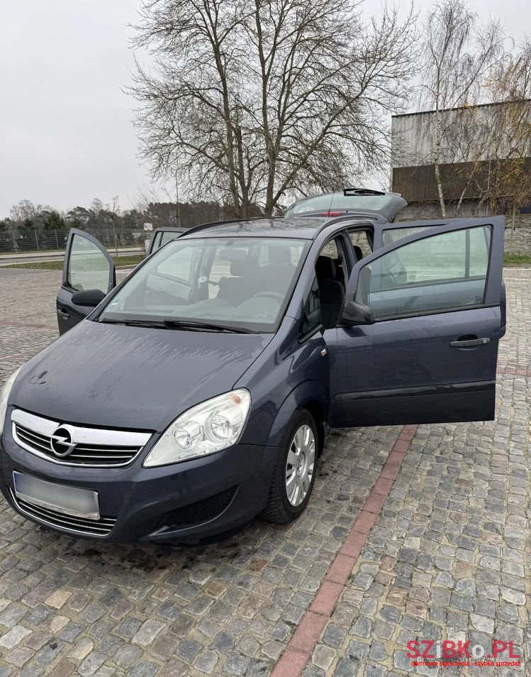 2009' Opel Zafira photo #3