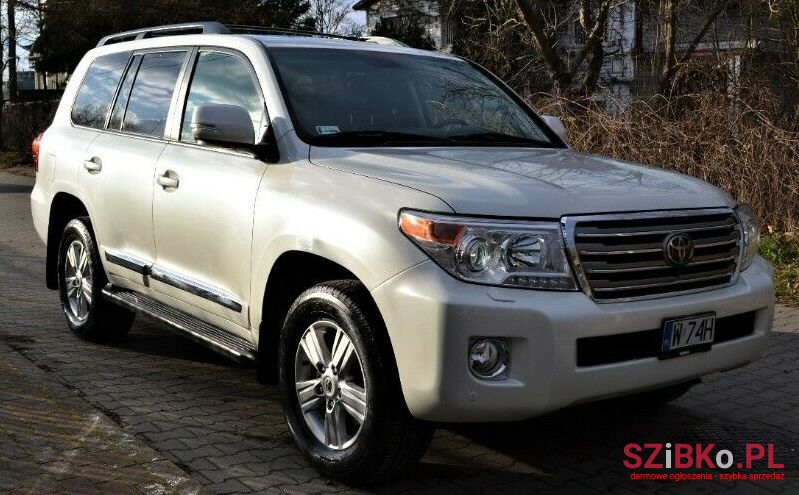 2015' Toyota Land Cruiser photo #1