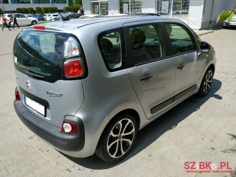 2010' Citroen C3 Picasso photo #5
