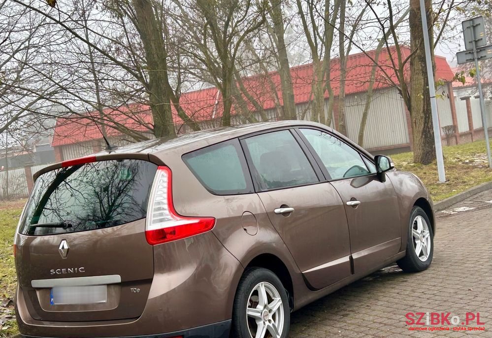 2011' Renault Scenic photo #6