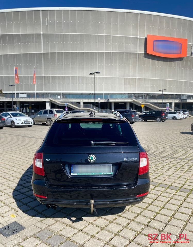 2013' Skoda Superb photo #5