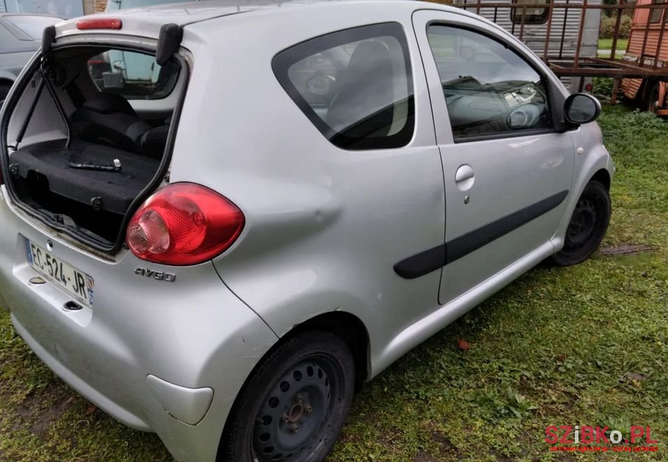 2013' Toyota Aygo photo #5