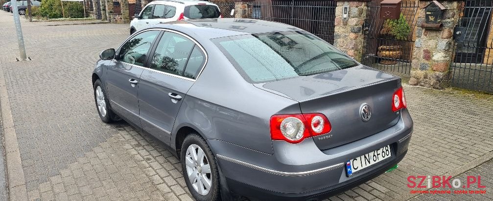 2006' Volkswagen Passat photo #4