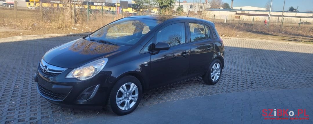 2013' Opel Corsa photo #3