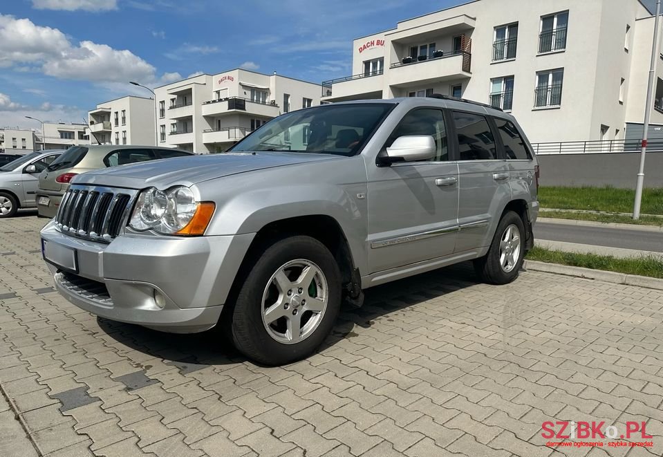 2005' Jeep Grand Cherokee photo #3