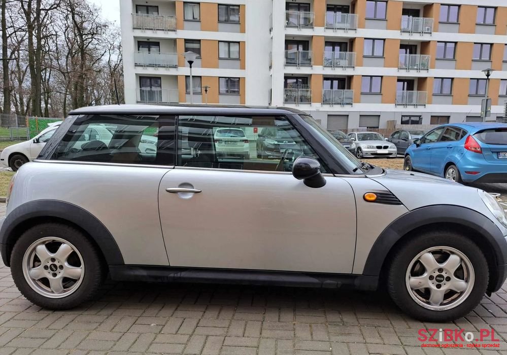 2006' MINI Cooper Standard photo #3