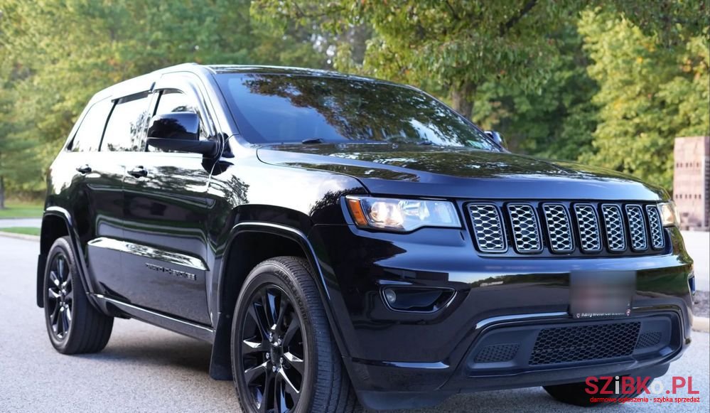 2018' Jeep Grand Cherokee 3.6 V6 Laredo photo #1