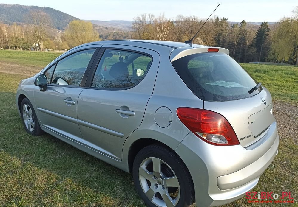 2008' Peugeot 207 1.6 Hdi 16V Trendy photo #3