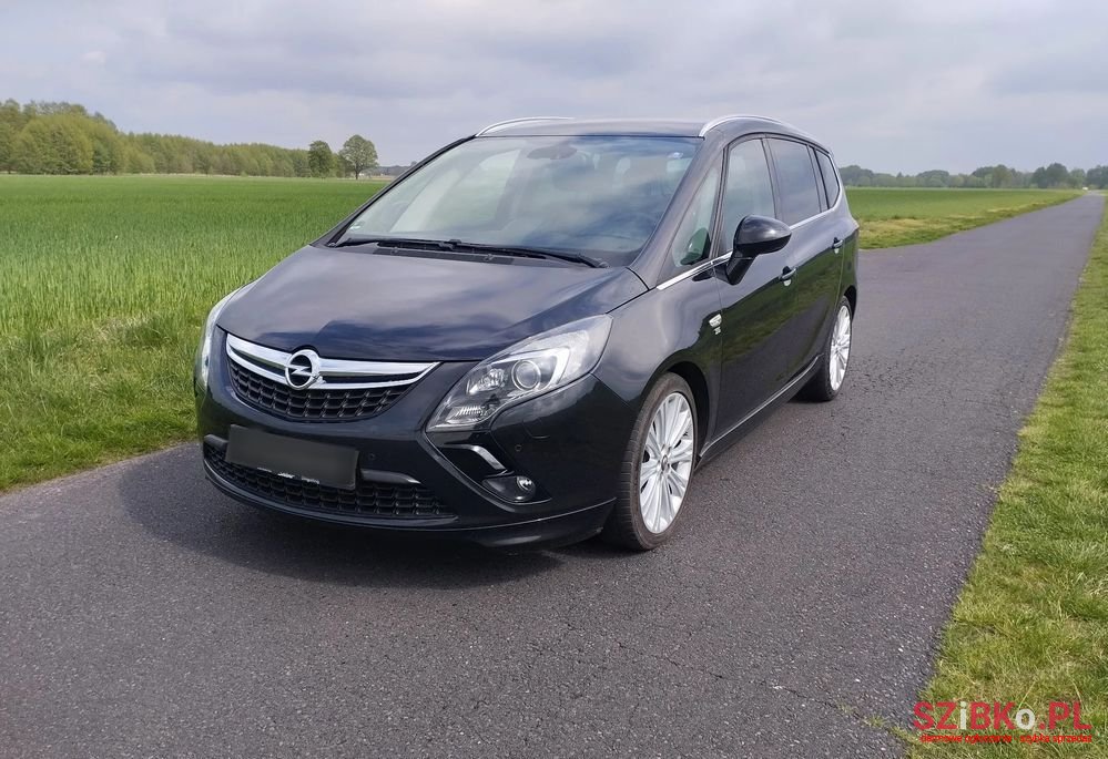 2015' Opel Zafira photo #3