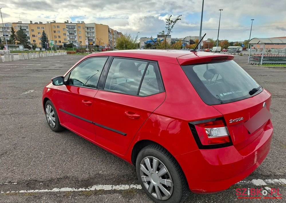 2017' Skoda Fabia 1.0 Ambition photo #2