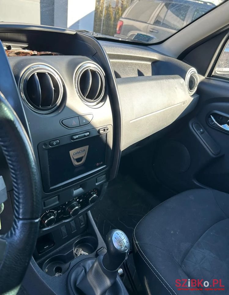 2014' Dacia Duster 1.6 Laureate photo #6