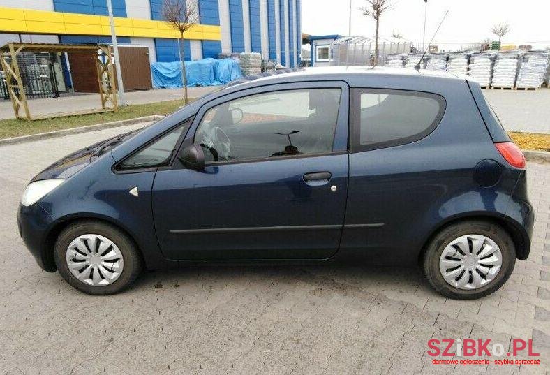2005' Mitsubishi Colt photo #1