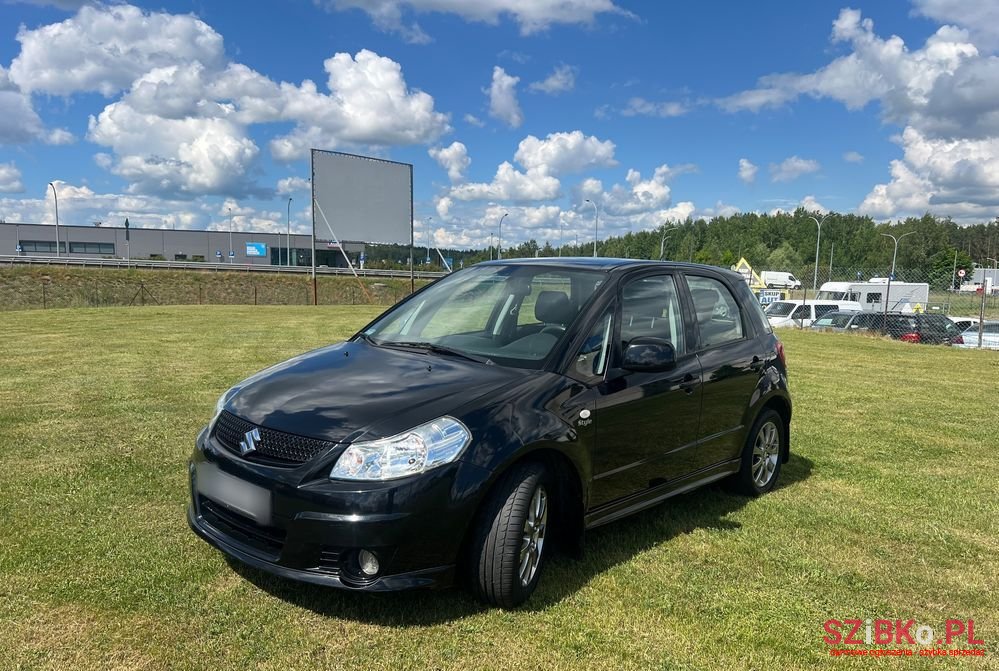 2011' Suzuki SX4 1.6 Vvt 4X2 Style photo #6