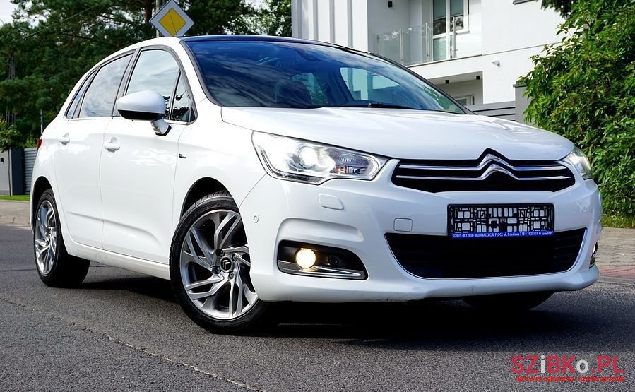 2011' Citroen C4 photo #5