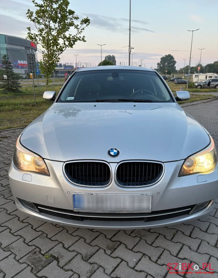 2007' BMW 5 Series 520D photo #3