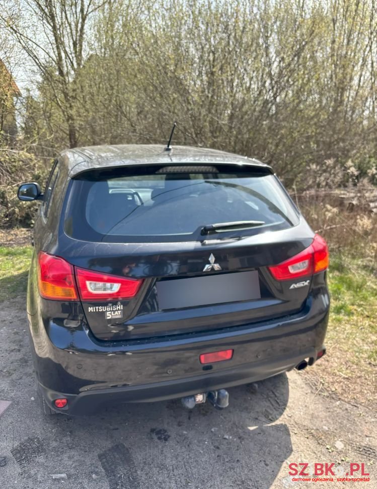 2015' Mitsubishi ASX photo #6