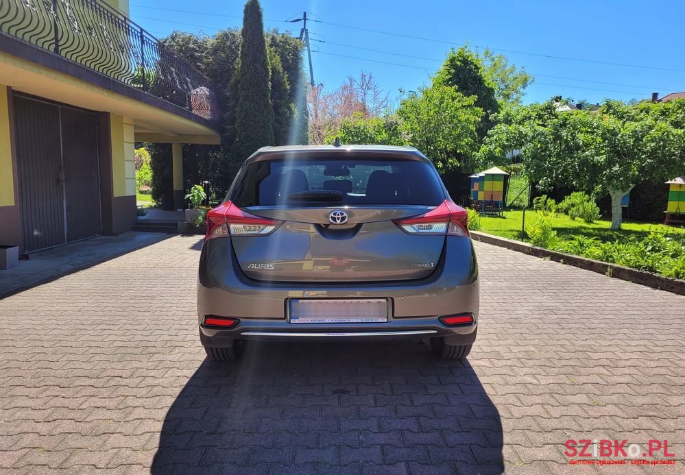 2017' Toyota Auris Hybrid 135 Selection photo #5