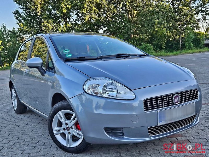 2009' Fiat Grande Punto 1.4 8V Dynamic photo #1