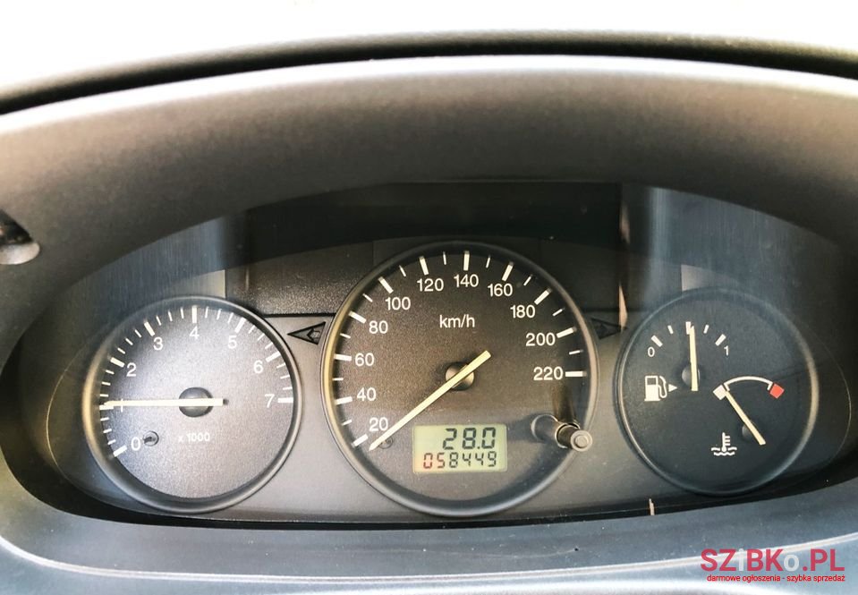 2000' Ford Escort photo #2