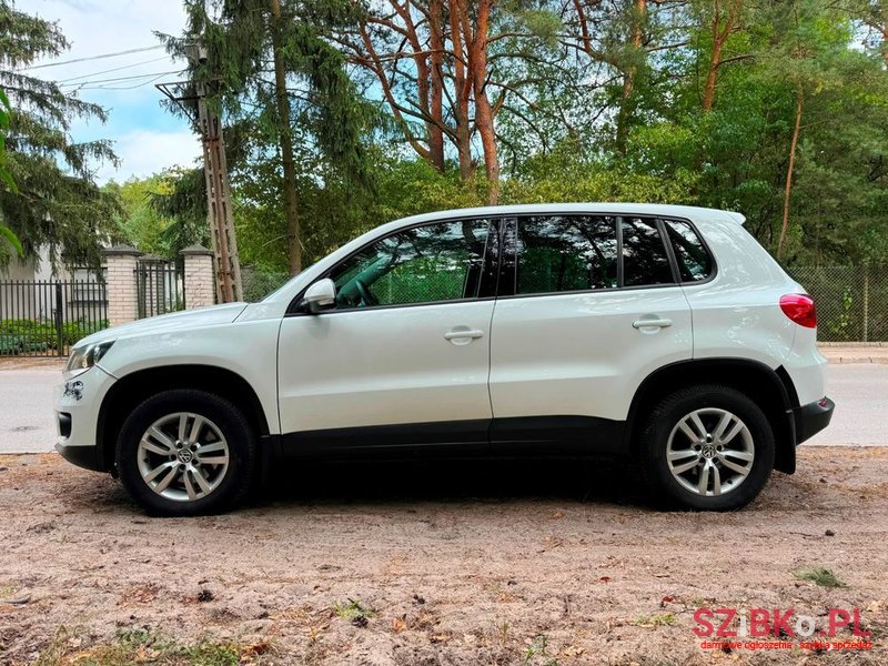 2015' Volkswagen Tiguan photo #3