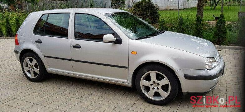 1999' Volkswagen Golf photo #2