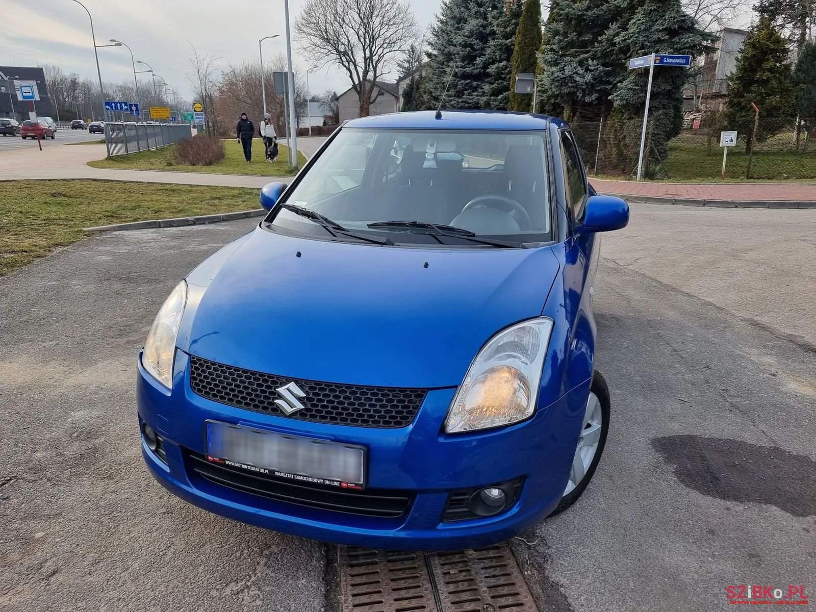 2009' Suzuki Swift photo #2