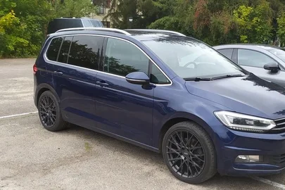 2016' Volkswagen Touran