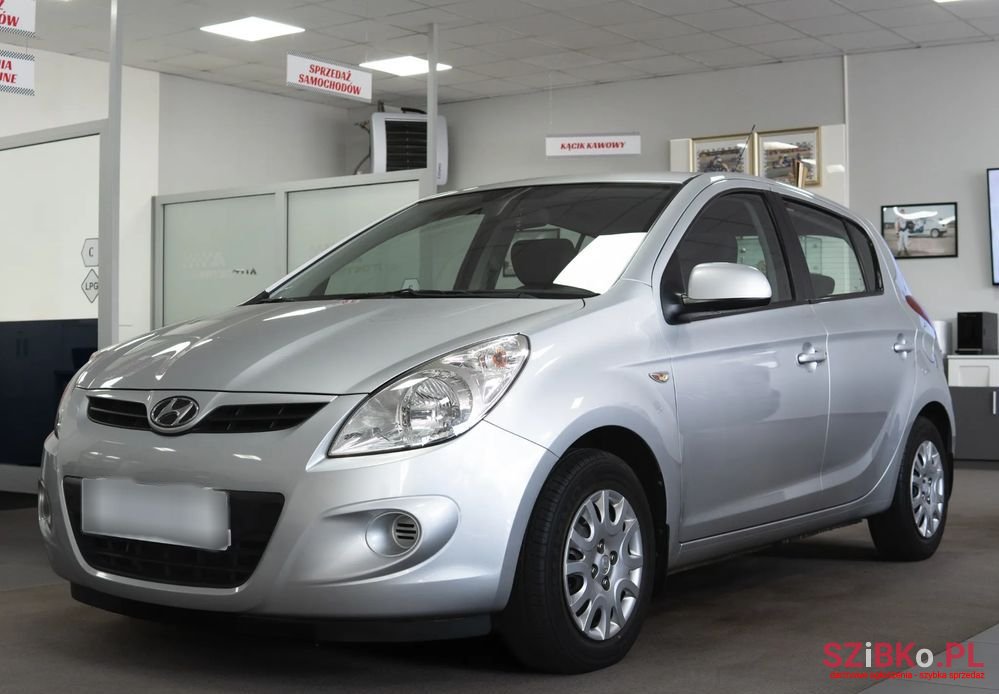 2009' Hyundai i20 1.2 Classic photo #3