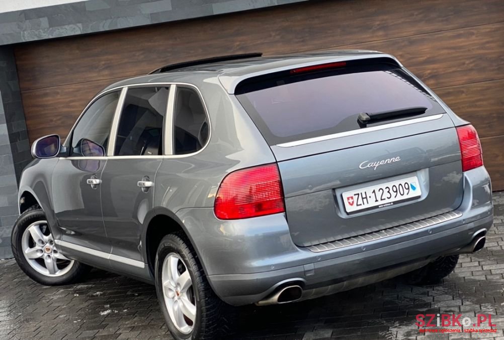 2004' Porsche Cayenne photo #5
