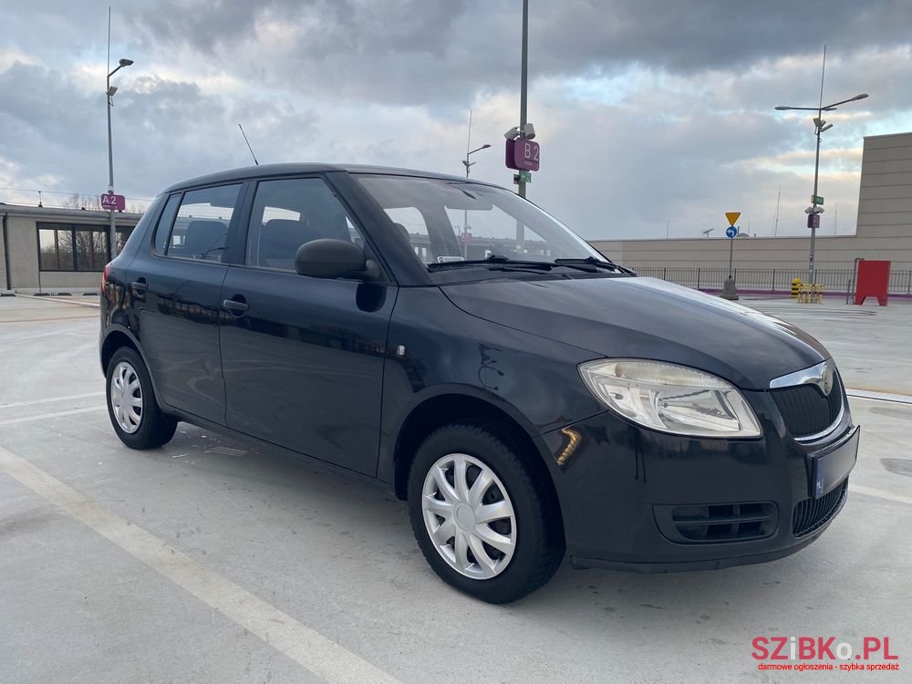 2009' Skoda Fabia photo #1