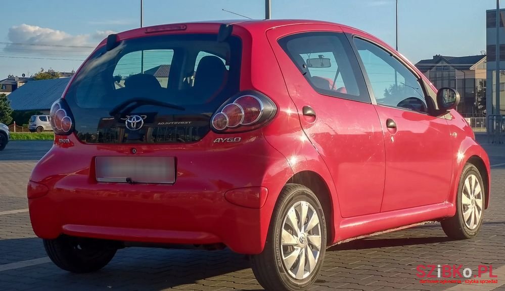 2012' Toyota Aygo photo #5