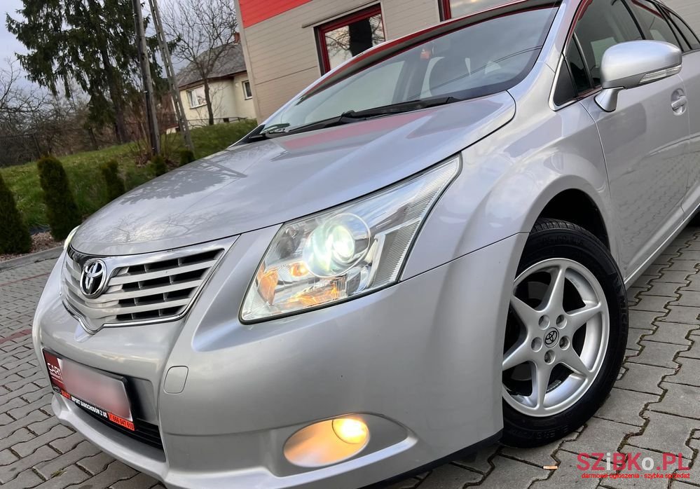 2009' Toyota Avensis 1.8 Sol photo #3