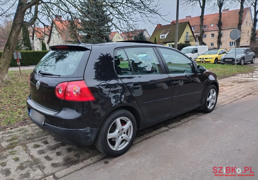 2007' Volkswagen Golf photo #4