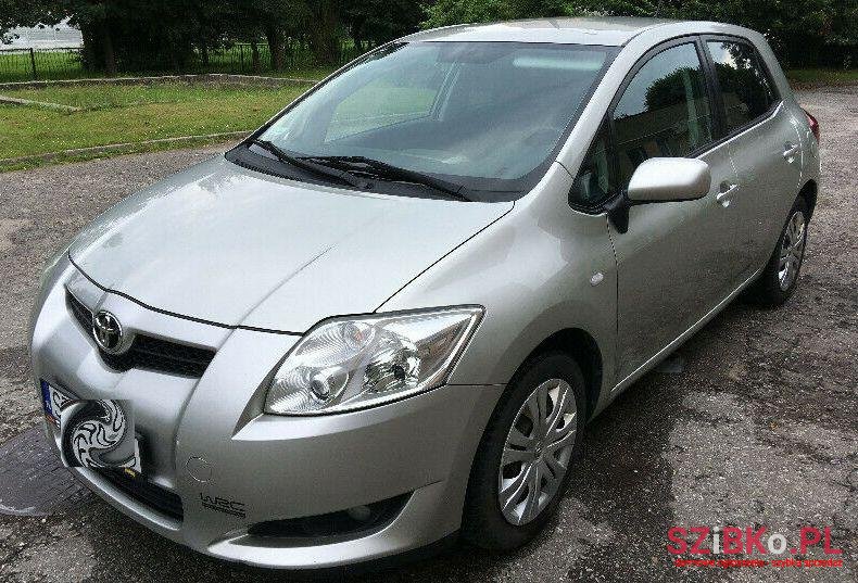 2007' Toyota Auris photo #1