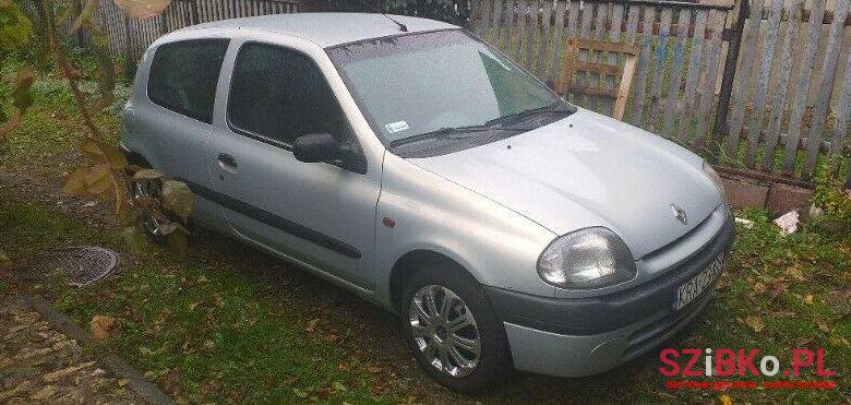 2000' Renault Clio photo #1