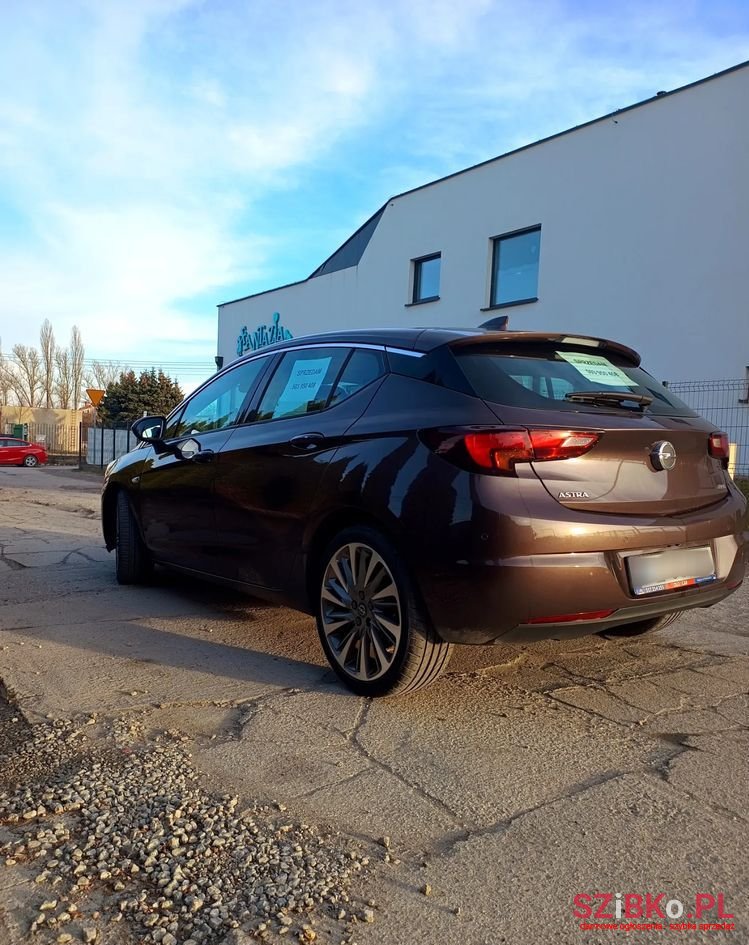 2017' Opel Astra photo #2