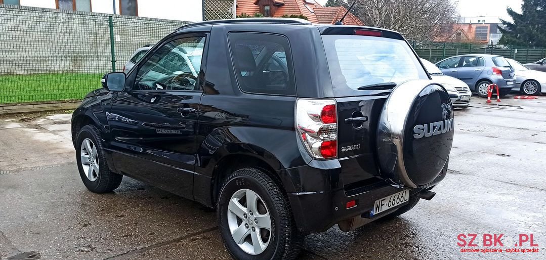 2010' Suzuki Grand Vitara photo #3