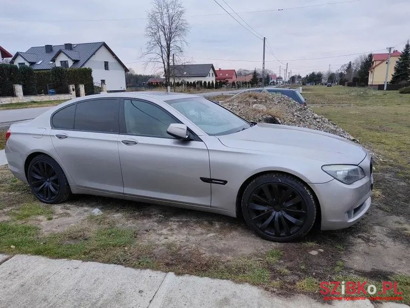 2008' BMW 7 Series 730D photo #1