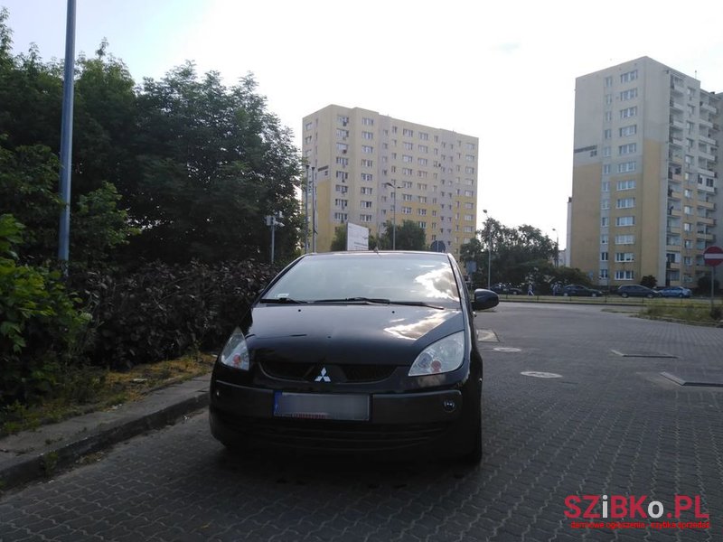 2008' Mitsubishi Colt photo #3