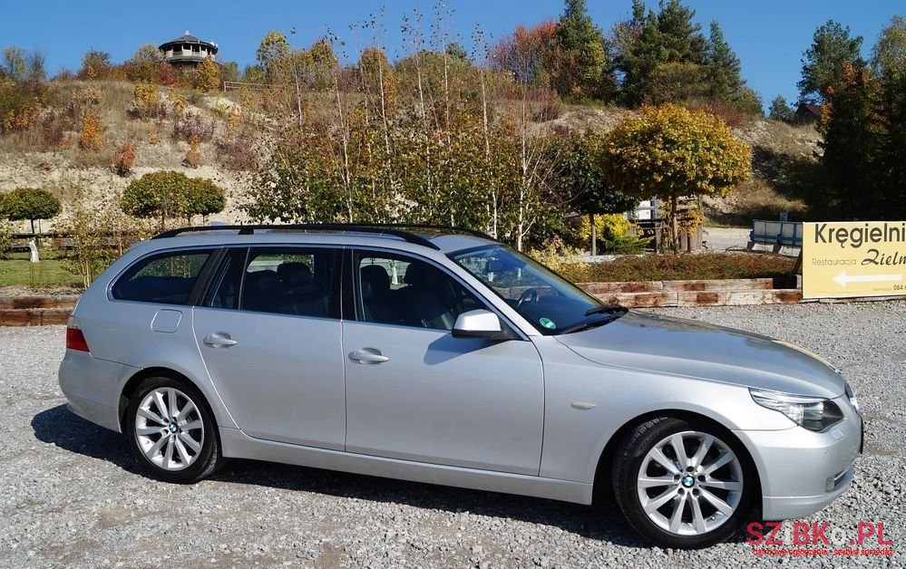 2010' BMW 5 Series photo #4